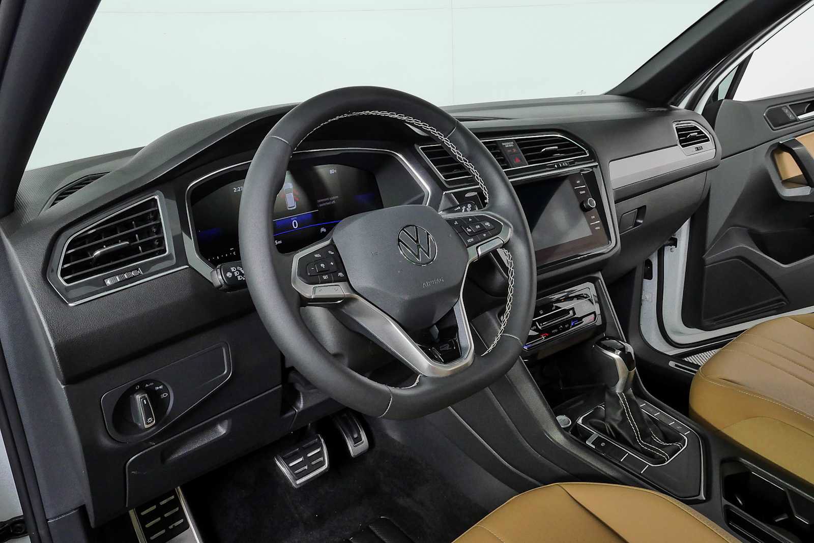 Certified 2023 Volkswagen Tiguan SE R-Line FWD image 7