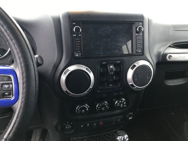 Used 2014 Jeep Wrangler Unlimited Sahara w/ Max Tow Package image 4