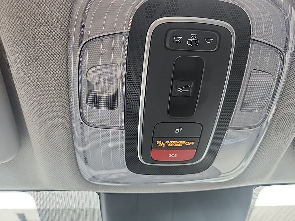 Used 2024 Hyundai Elantra Limited image 11