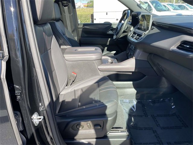 Used 2023 Chevrolet Suburban RST w/ Sport Performance Package image 31