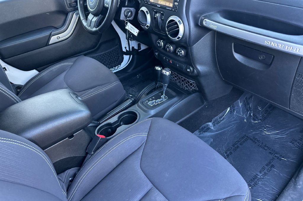 Used 2013 Jeep Wrangler Sahara w/ Connectivity Group AWD/4WD image 15