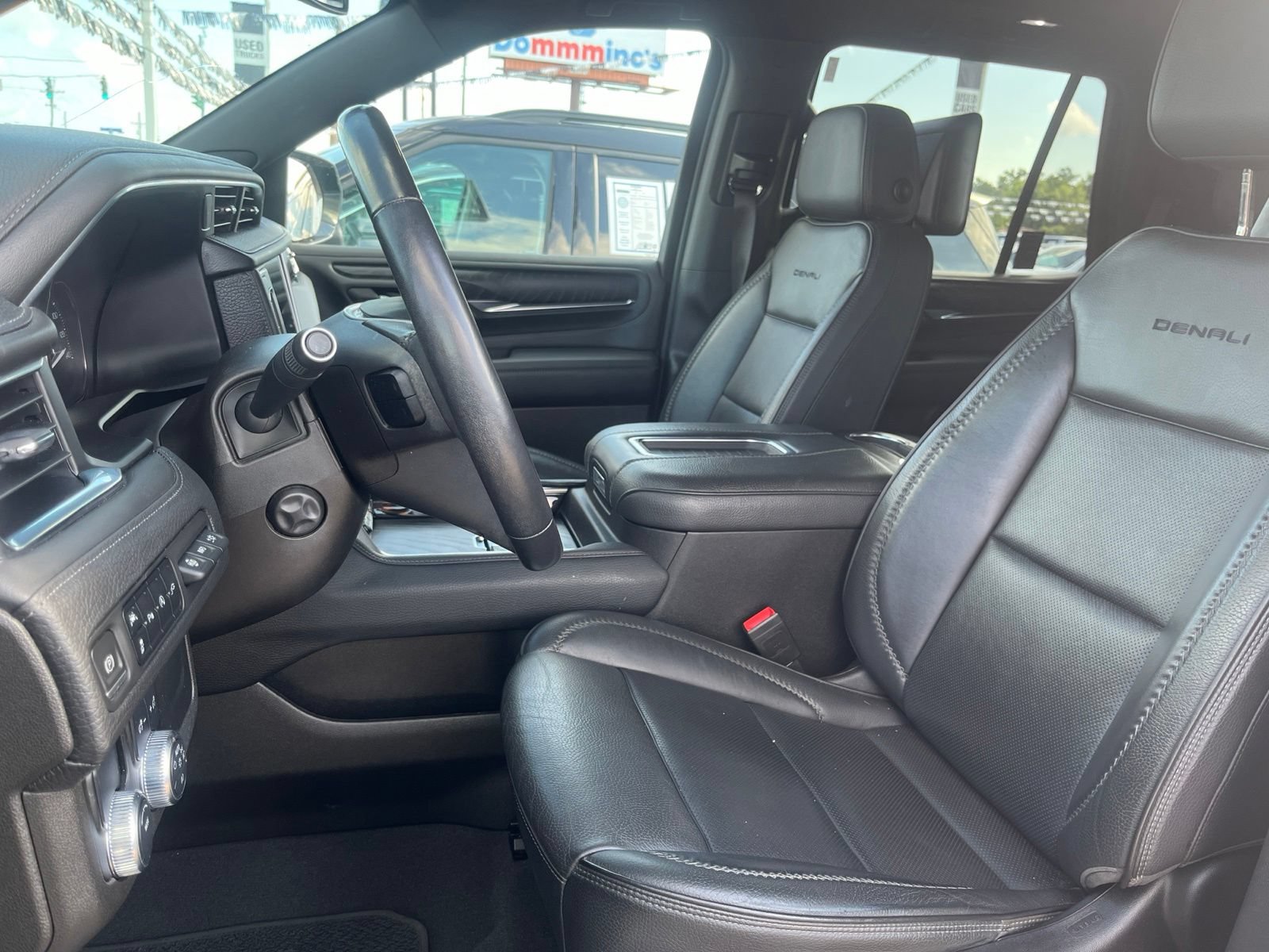 Used 2021 GMC Yukon Denali RWD image 8