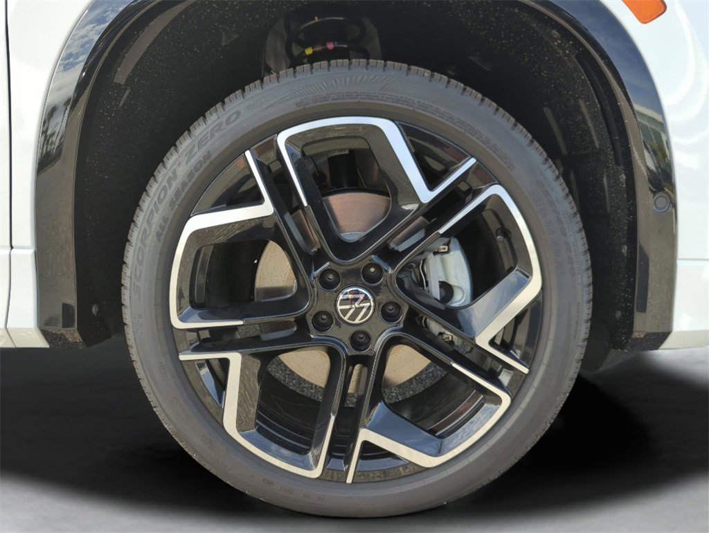 Used 2026 Volkswagen Tiguan SEL R-Line image 48
