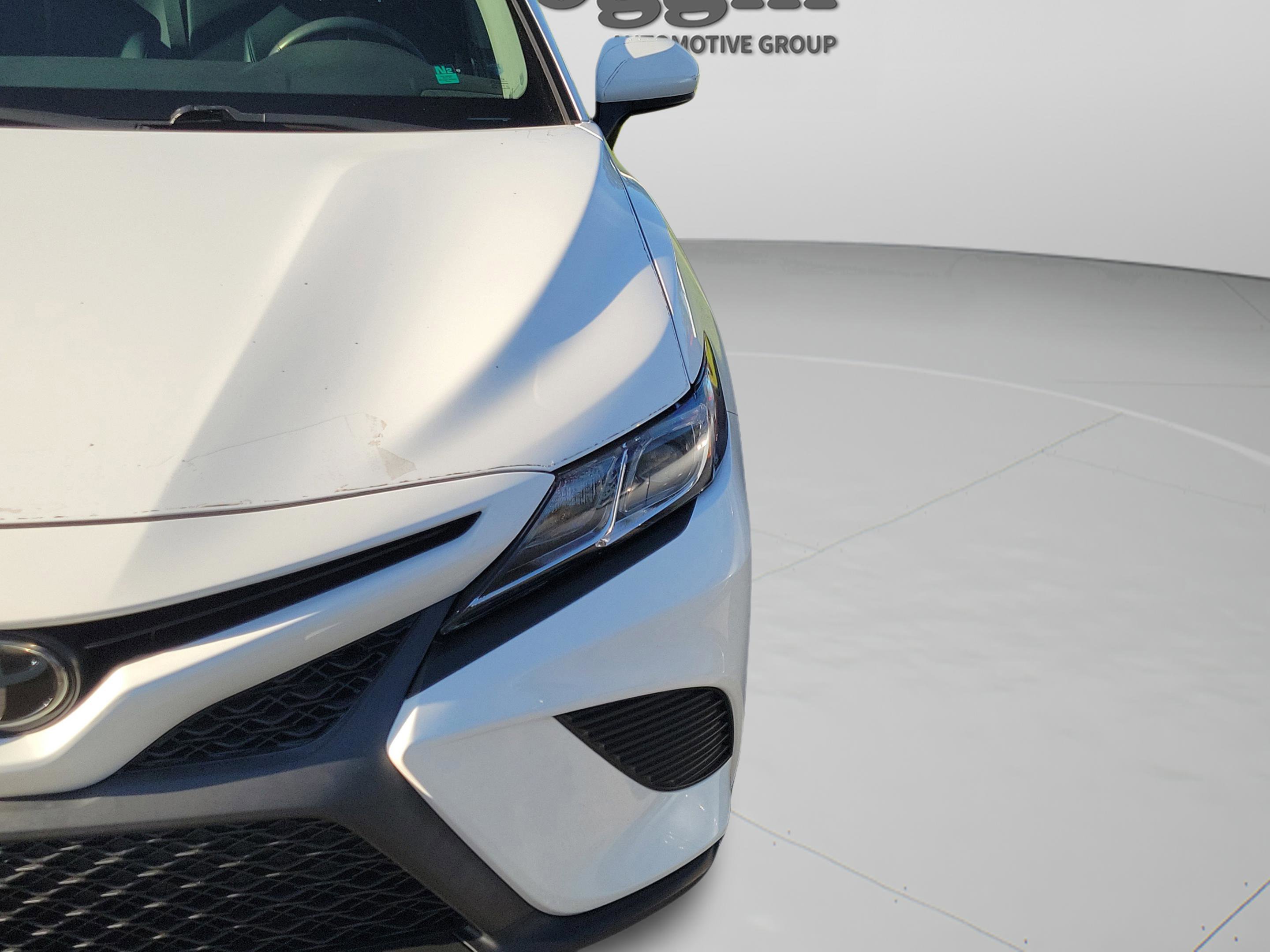 Used 2020 Toyota Camry SE image 11