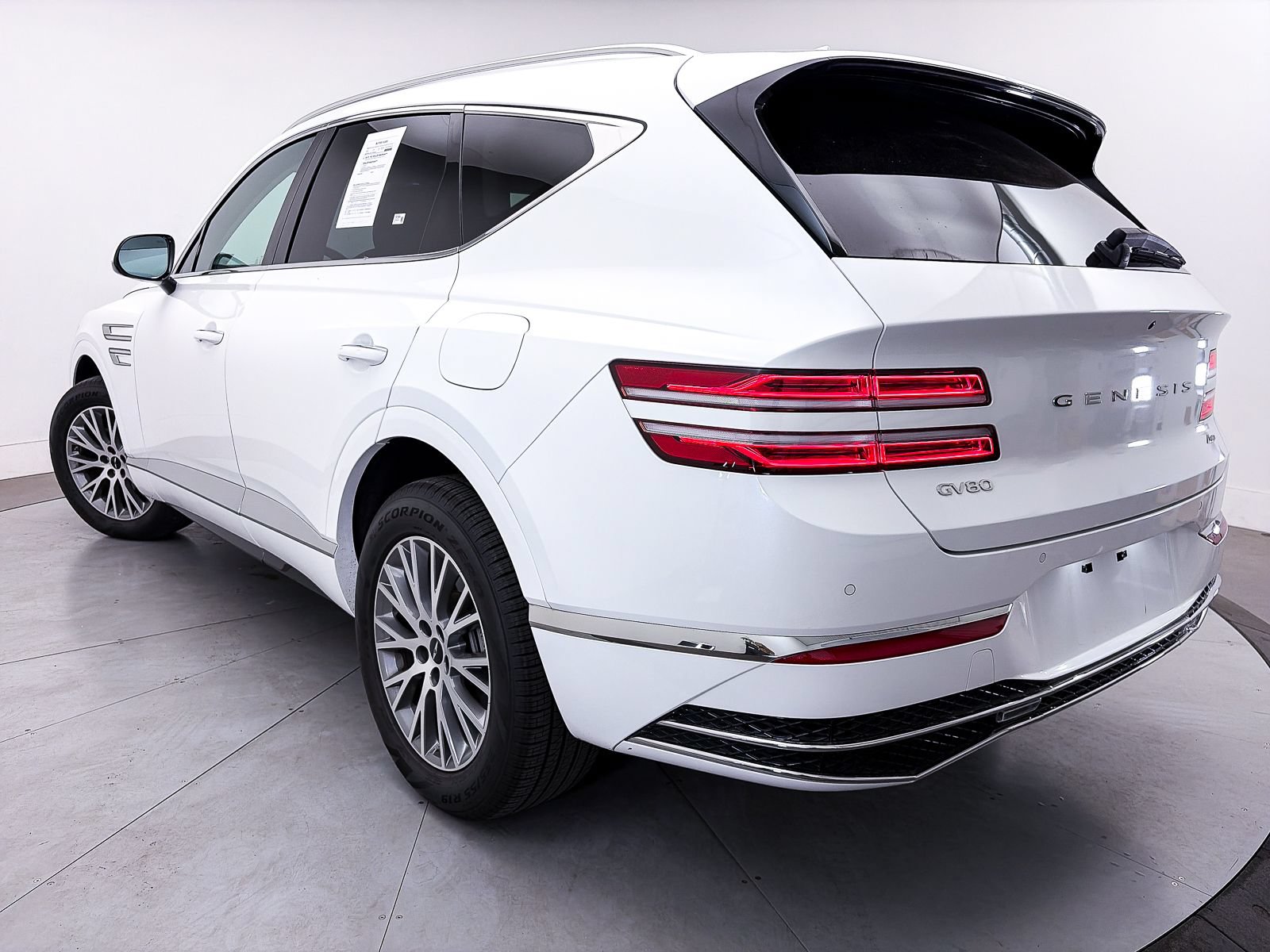 Used 2025 Genesis GV80 2.5T Standard AWD/4WD image 2