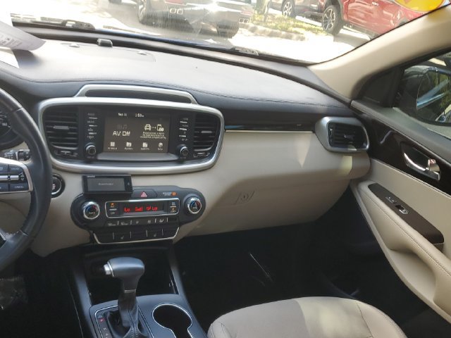 Used 2020 Kia Sorento S FWD image 19