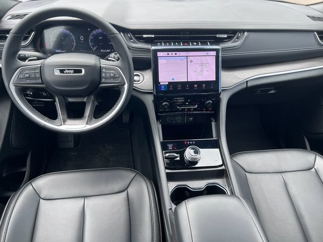 Used 2024 Jeep Grand Cherokee Limited AWD/4WD image 2