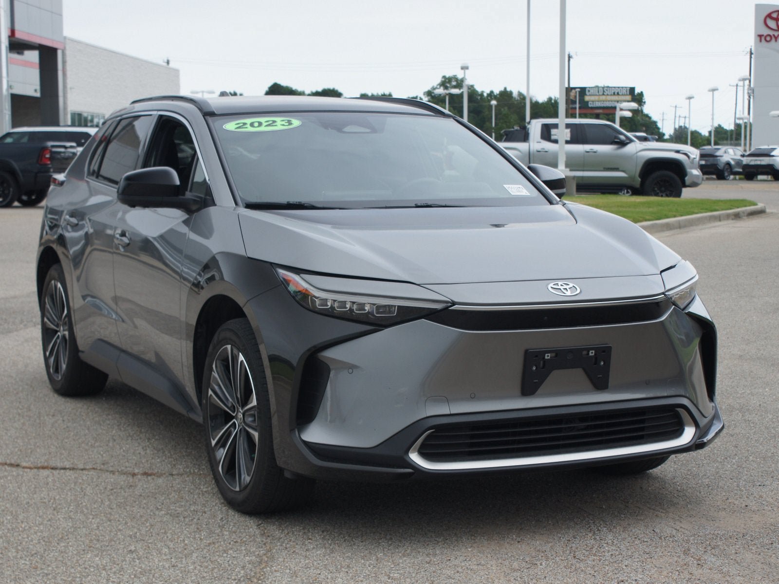 Used 2023 Toyota bZ4X AWD image 25