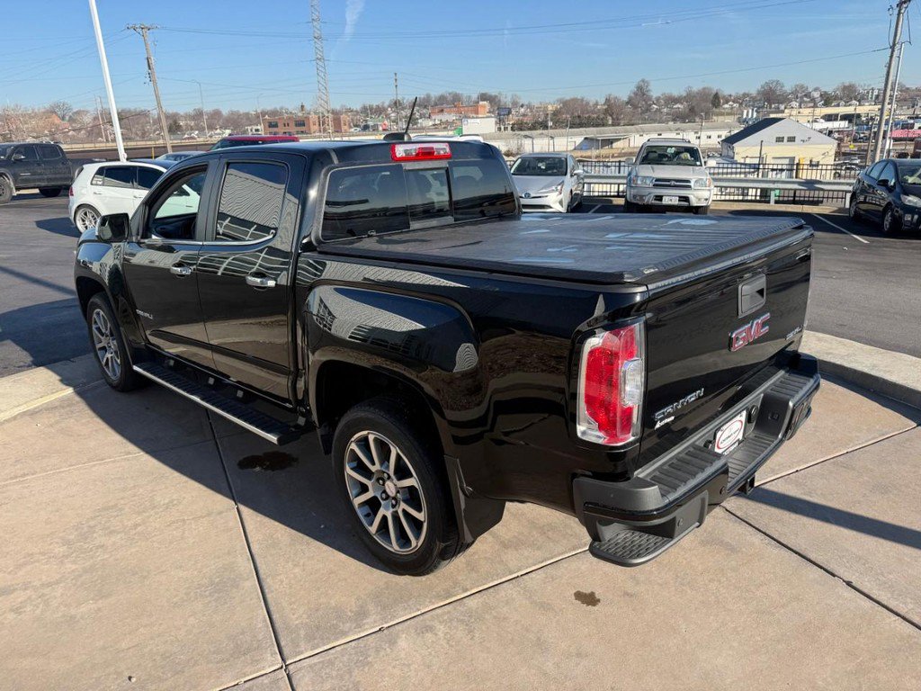 Used 2019 GMC Canyon Denali image 9