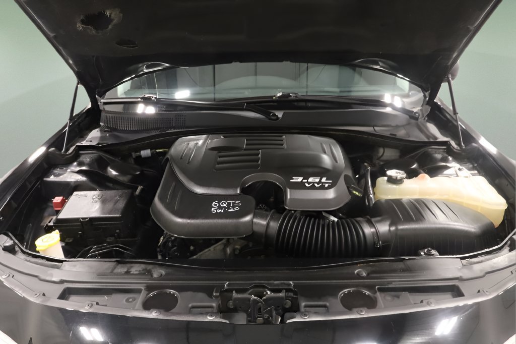 Used 2015 Chrysler 300 Limited AWD/4WD image 23