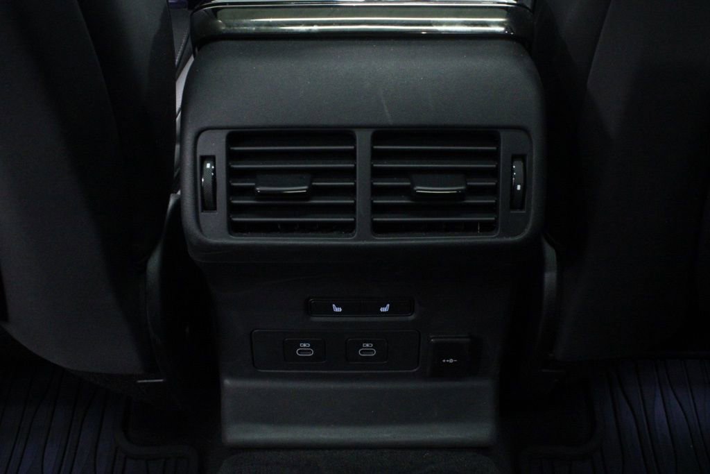 Used 2024 Land Rover Range Rover Velar Dynamic HSE image 37