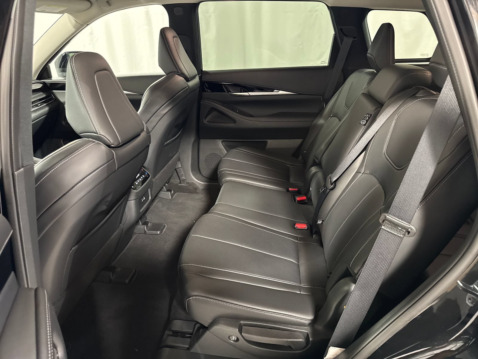Certified 2025 INFINITI QX60 Pure AWD/4WD image 5