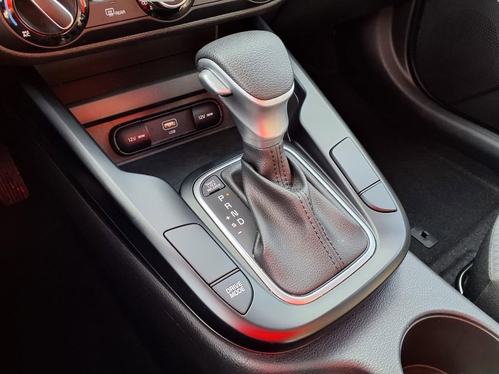 Used 2025 Kia Soul LX w/ LX Technology Package FWD image 10
