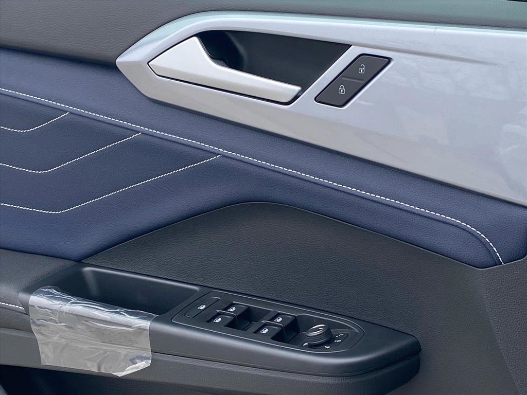 New 2026 Volkswagen Taos SEL AWD/4WD image 9
