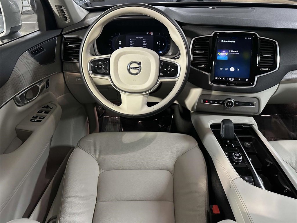 Used 2025 Volvo XC90 B5 Plus image 2