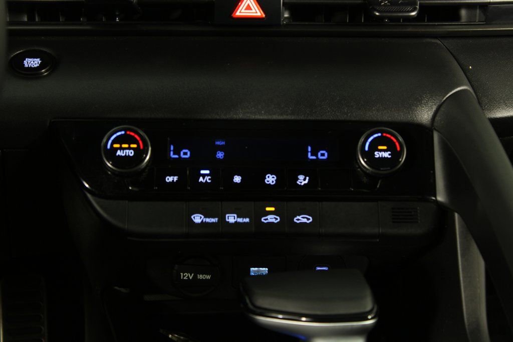 Certified 2025 Hyundai Elantra Sport image 19
