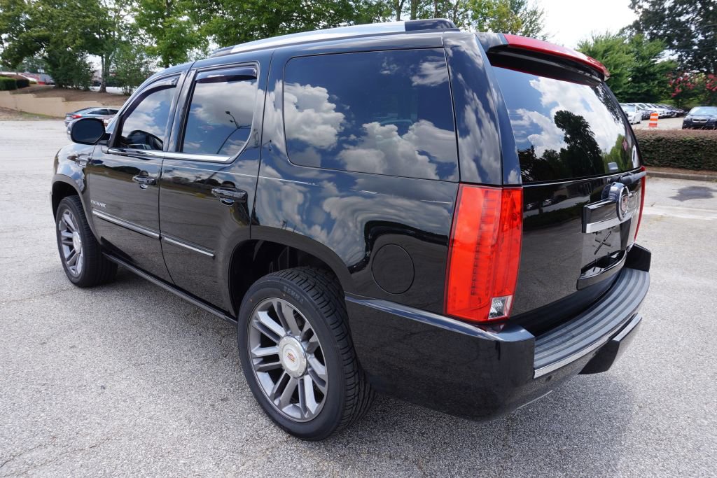 Used 2013 Cadillac Escalade Premium AWD/4WD image 8