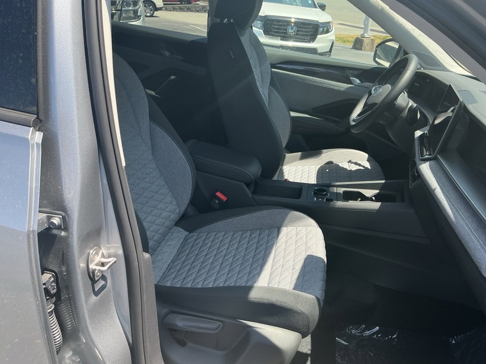 New 2026 Volkswagen Tiguan S FWD image 28