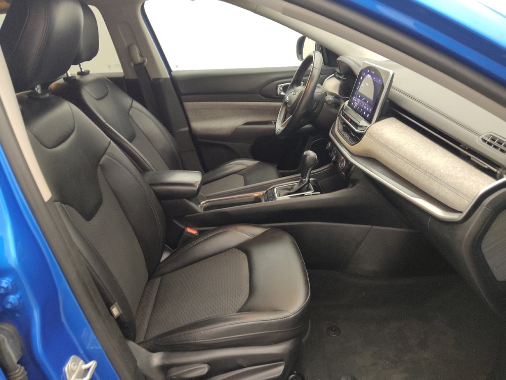 Used 2022 Jeep Compass Latitude w/ Mopar Graphics Package FWD image 21