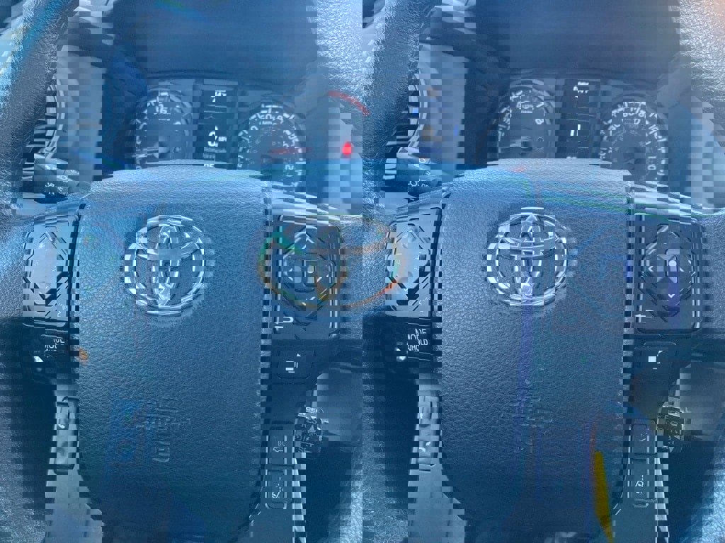 Used 2022 Toyota Tacoma SR w/ SR Convenience Package image 17