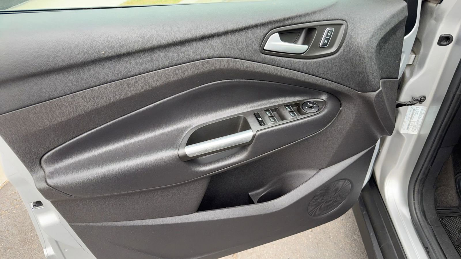 Used 2016 Ford C-MAX SE w/ Interior Protection Package image 13