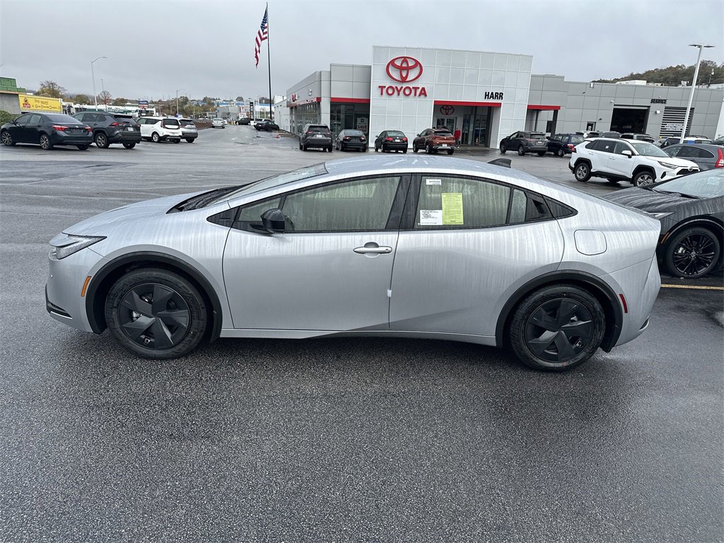 New 2026 Toyota Prius Plug-In Hybrid image 2