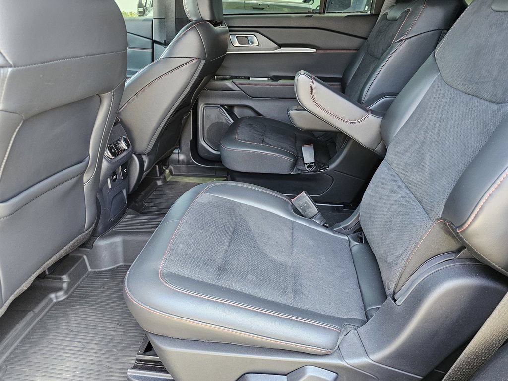 Used 2025 Ford Explorer ST w/ Sun And Sound Package AWD/4WD image 21