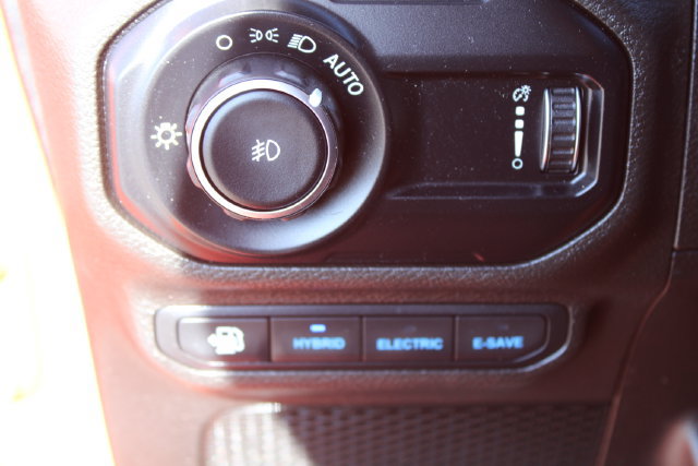 Used 2023 Jeep Wrangler Unlimited w/ Convenience Group AWD/4WD image 23