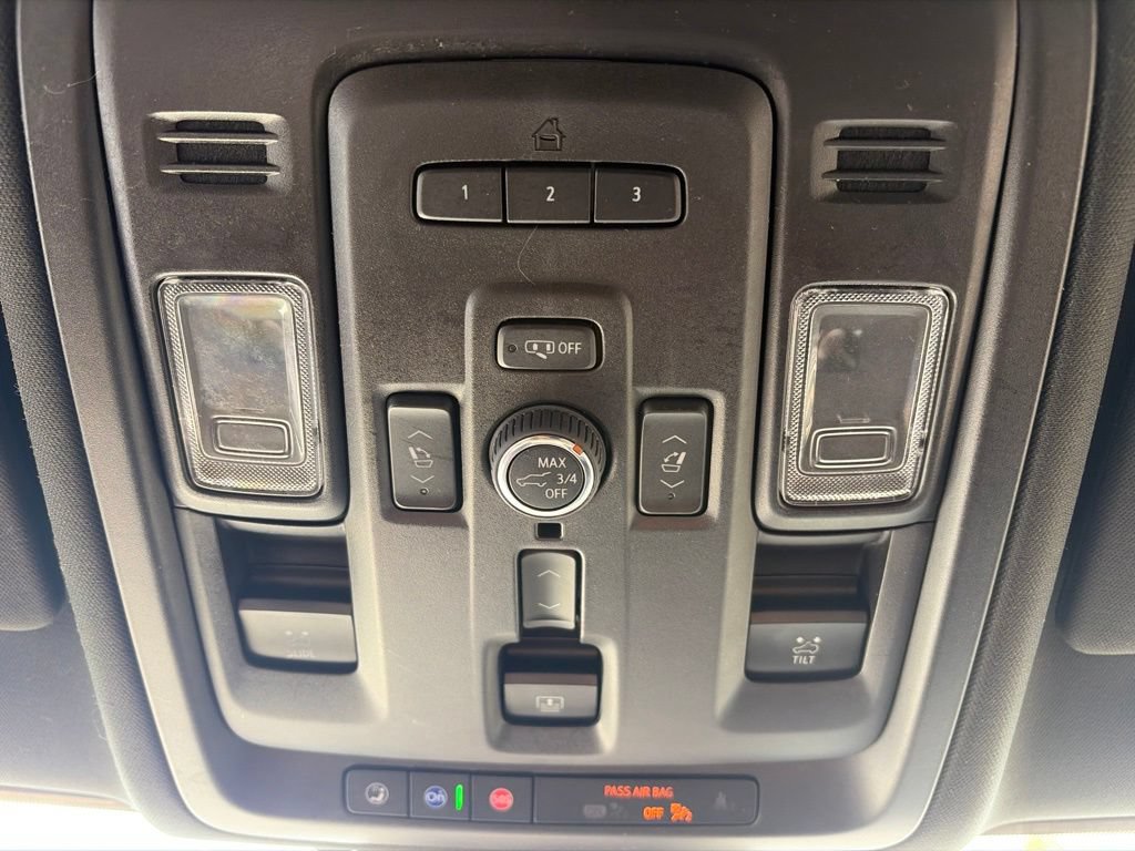 Used 2023 GMC Yukon Denali AWD/4WD image 16