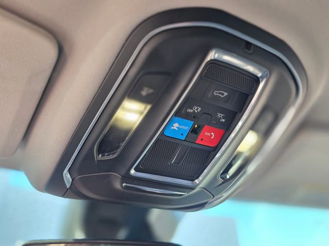 Used 2022 Jeep Grand Cherokee L Limited AWD/4WD image 31