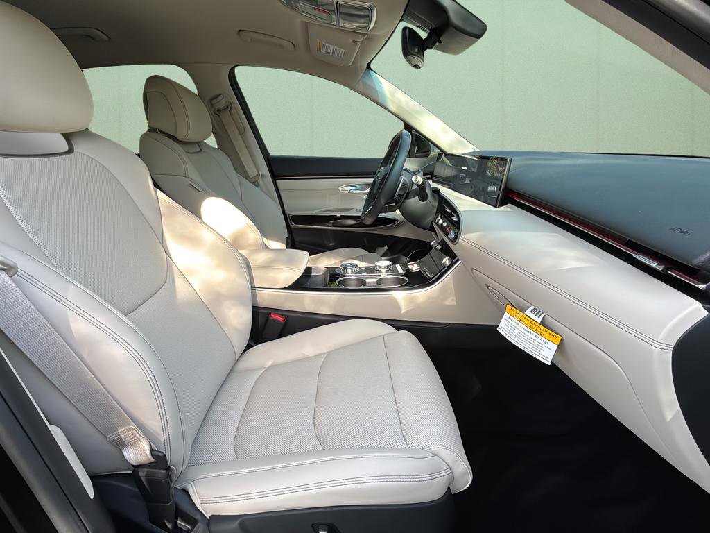 Certified 2026 Genesis GV70 2.5T image 36