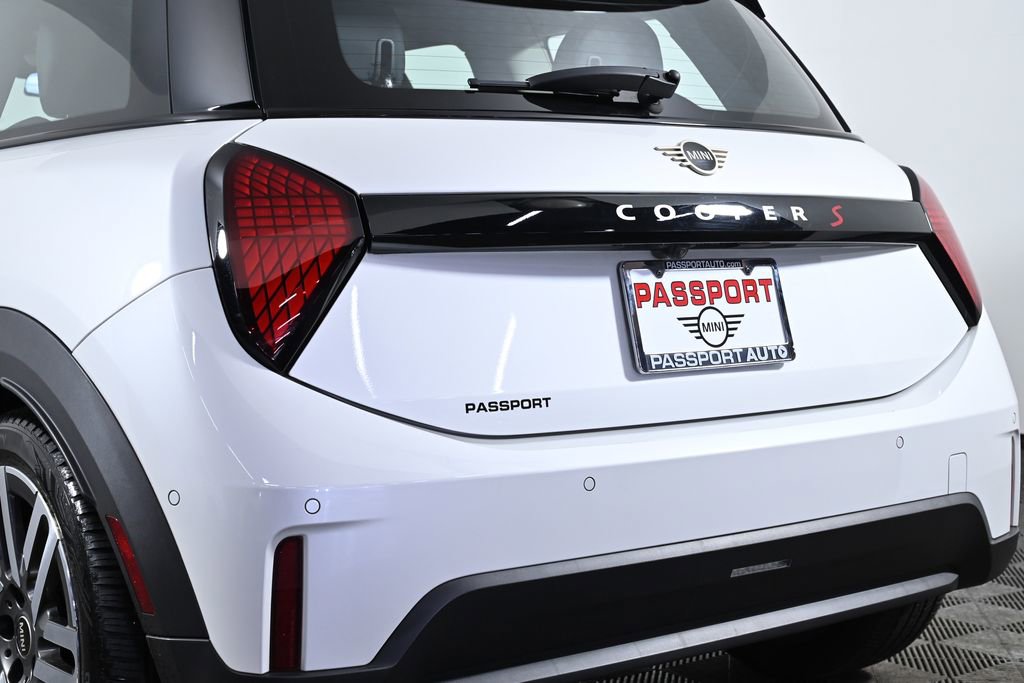 Certified 2025 MINI Cooper S image 8