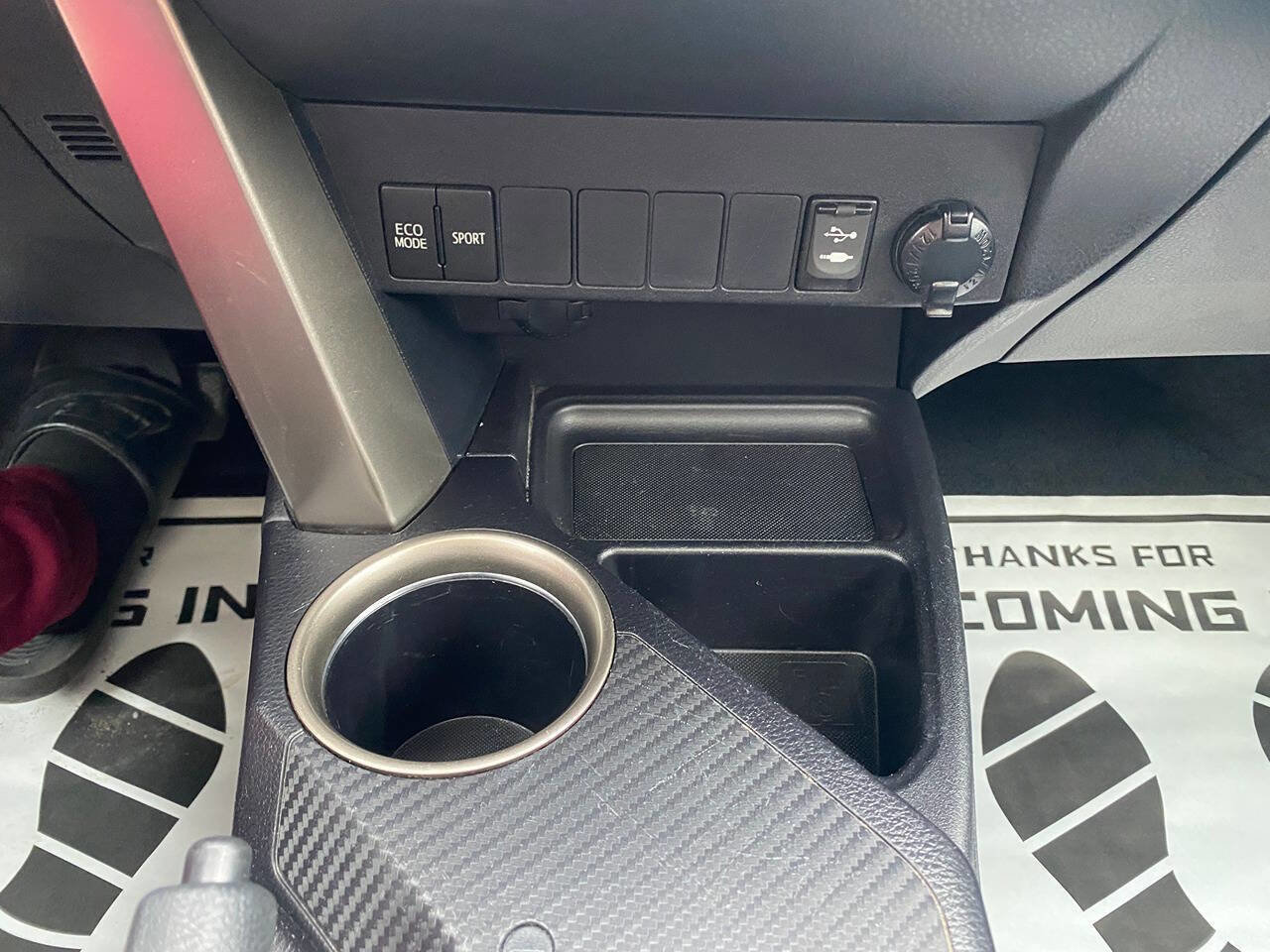 Used 2015 Toyota RAV4 XLE image 25