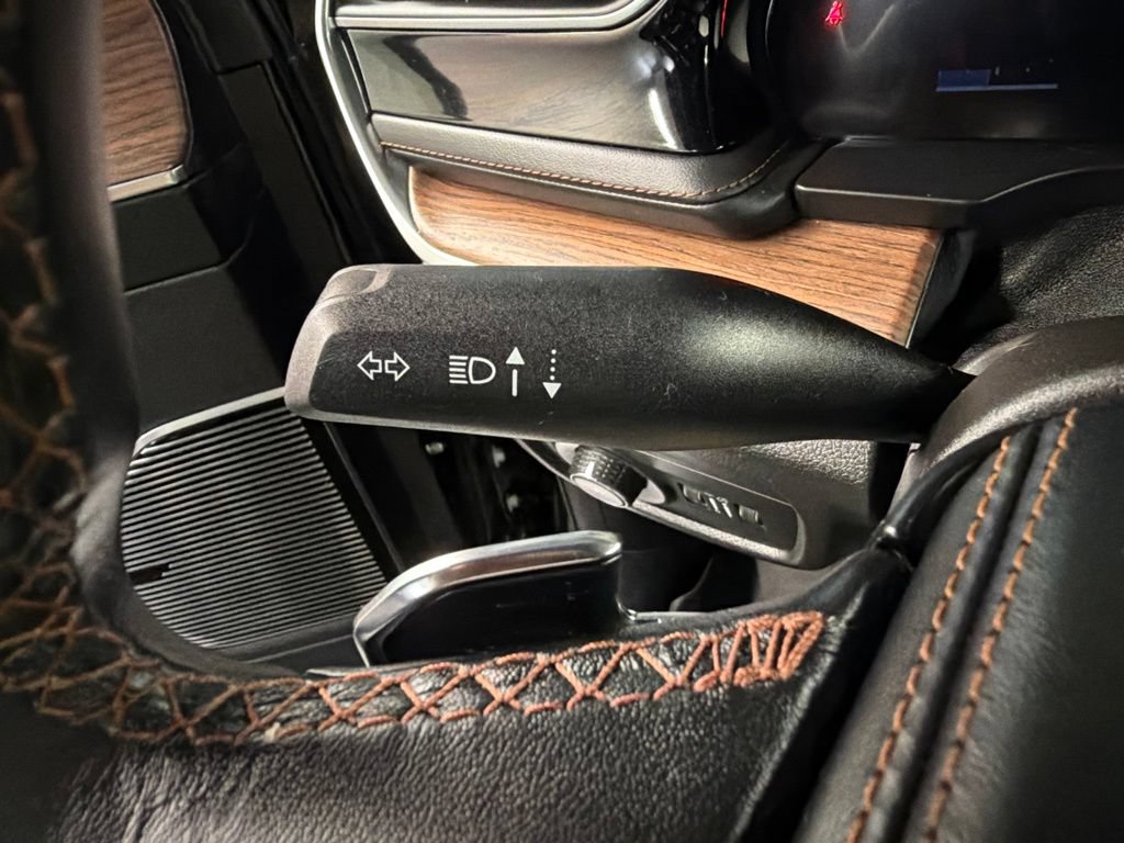 Used 2023 Jeep Grand Cherokee Summit w/ Adv Protech Group IV AWD/4WD image 19
