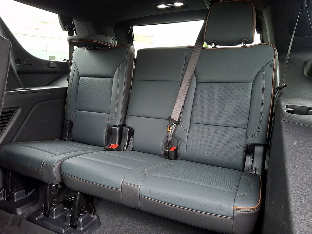 Used 2025 GMC Yukon AT4 w/ AT4 Premium Package AWD/4WD image 11