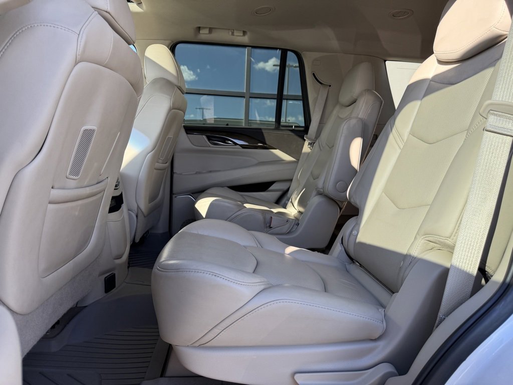 Used 2018 Cadillac Escalade Luxury image 24