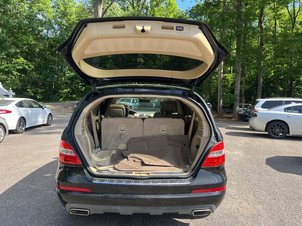 Used 2011 Mercedes-Benz R 350 4MATIC image 8