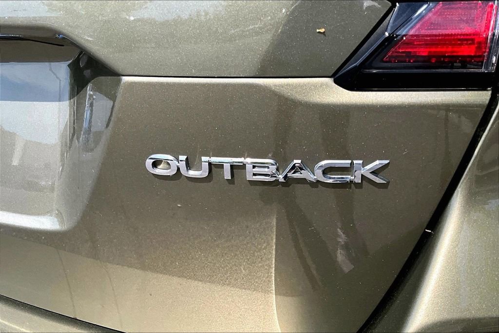 Used 2023 Subaru Outback Limited image 26