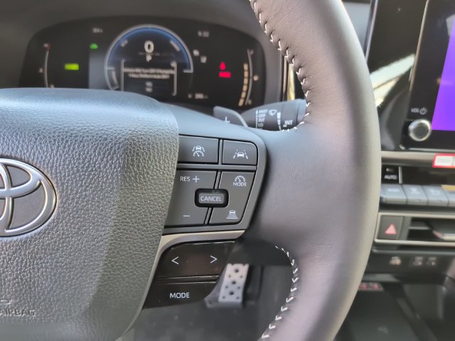 Used 2026 Toyota Camry SE FWD image 16