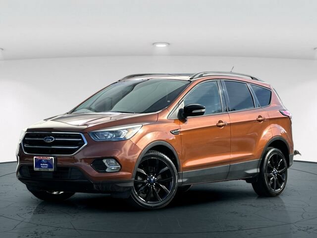 Used 2017 Ford Escape Titanium FWD image 2