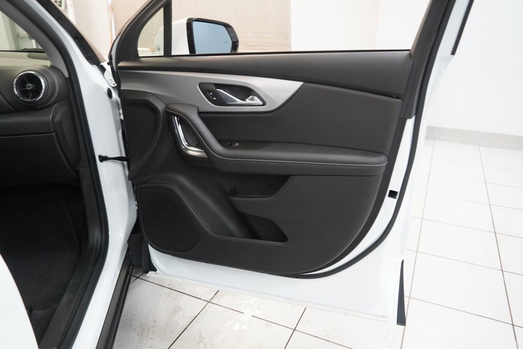 Used 2023 Chevrolet Blazer LT image 28