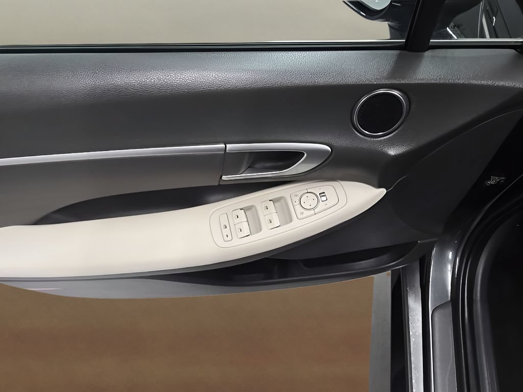 Certified 2025 Hyundai Sonata SEL FWD image 10