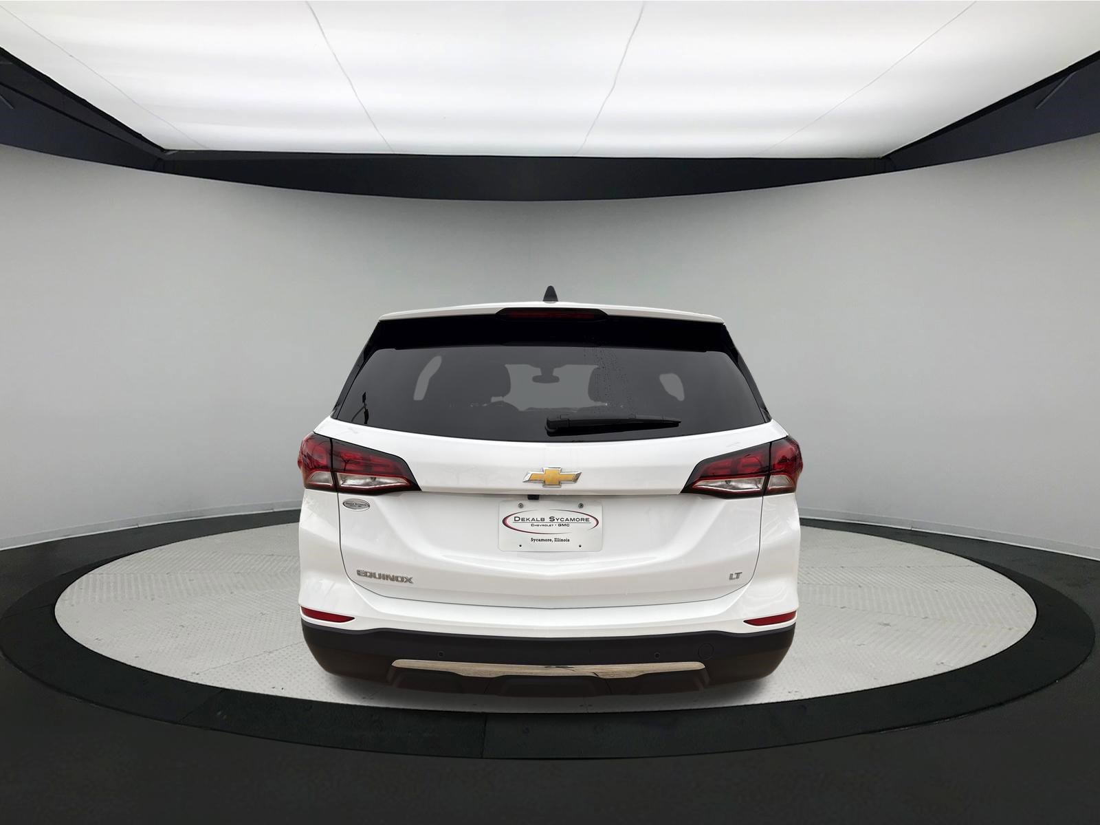Used 2024 Chevrolet Equinox LT w/ LPO, Floor Liner Package FWD image 4