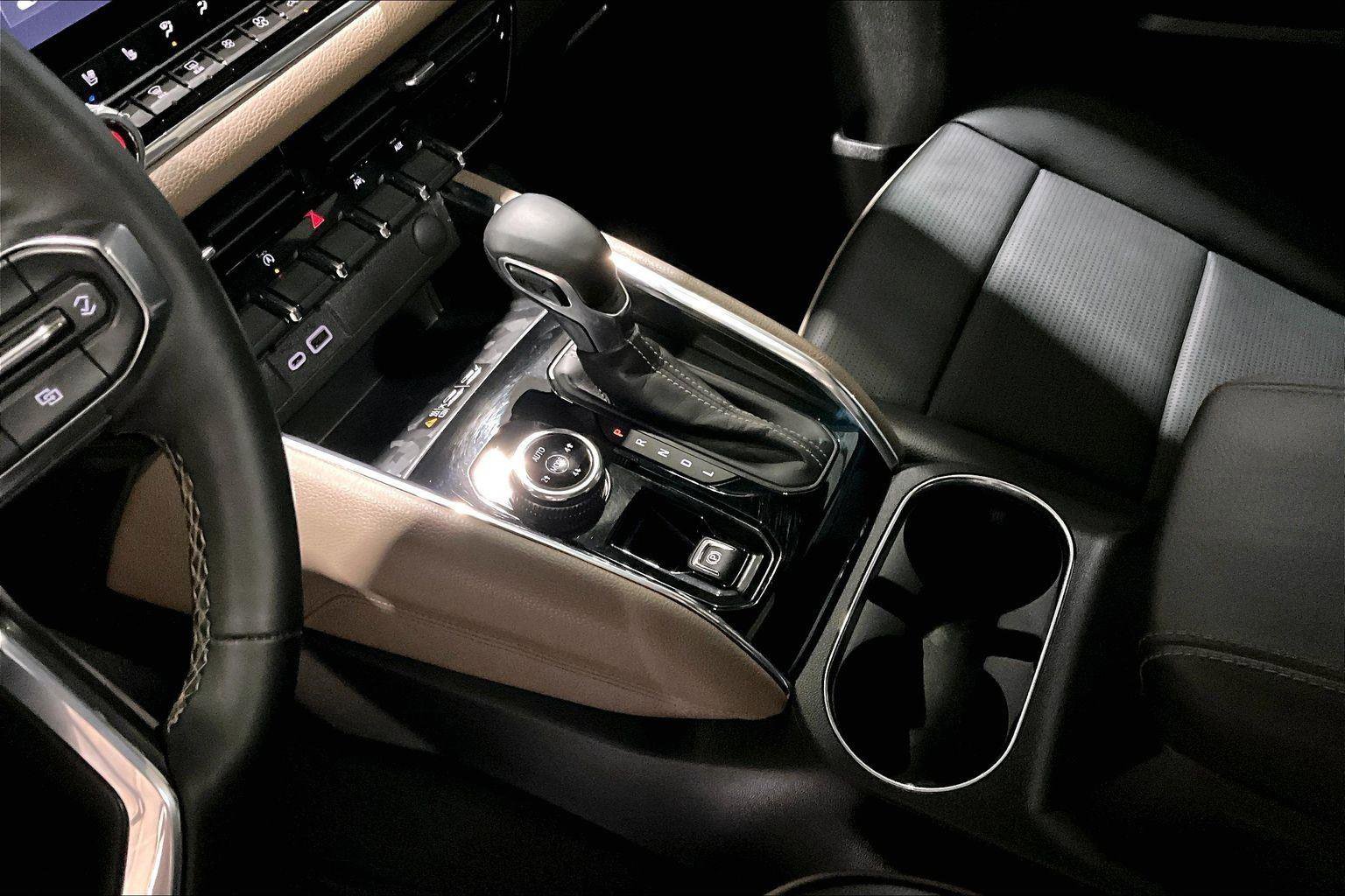 Used 2023 GMC Canyon Denali image 16