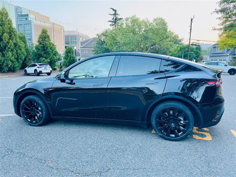 Used 2021 Tesla Model Y Long Range image 14
