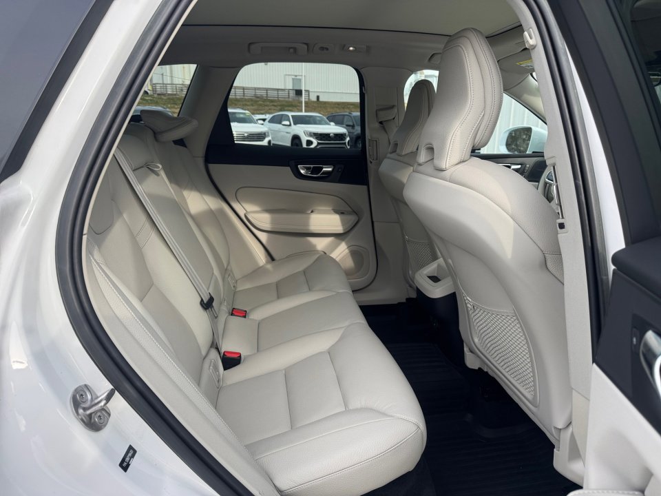 Used 2023 Volvo XC60 B5 Plus w/ Protection Package Premier image 29