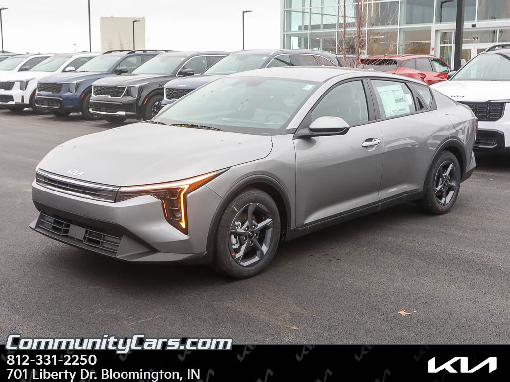 New 2025 Kia K4 LXS image 2