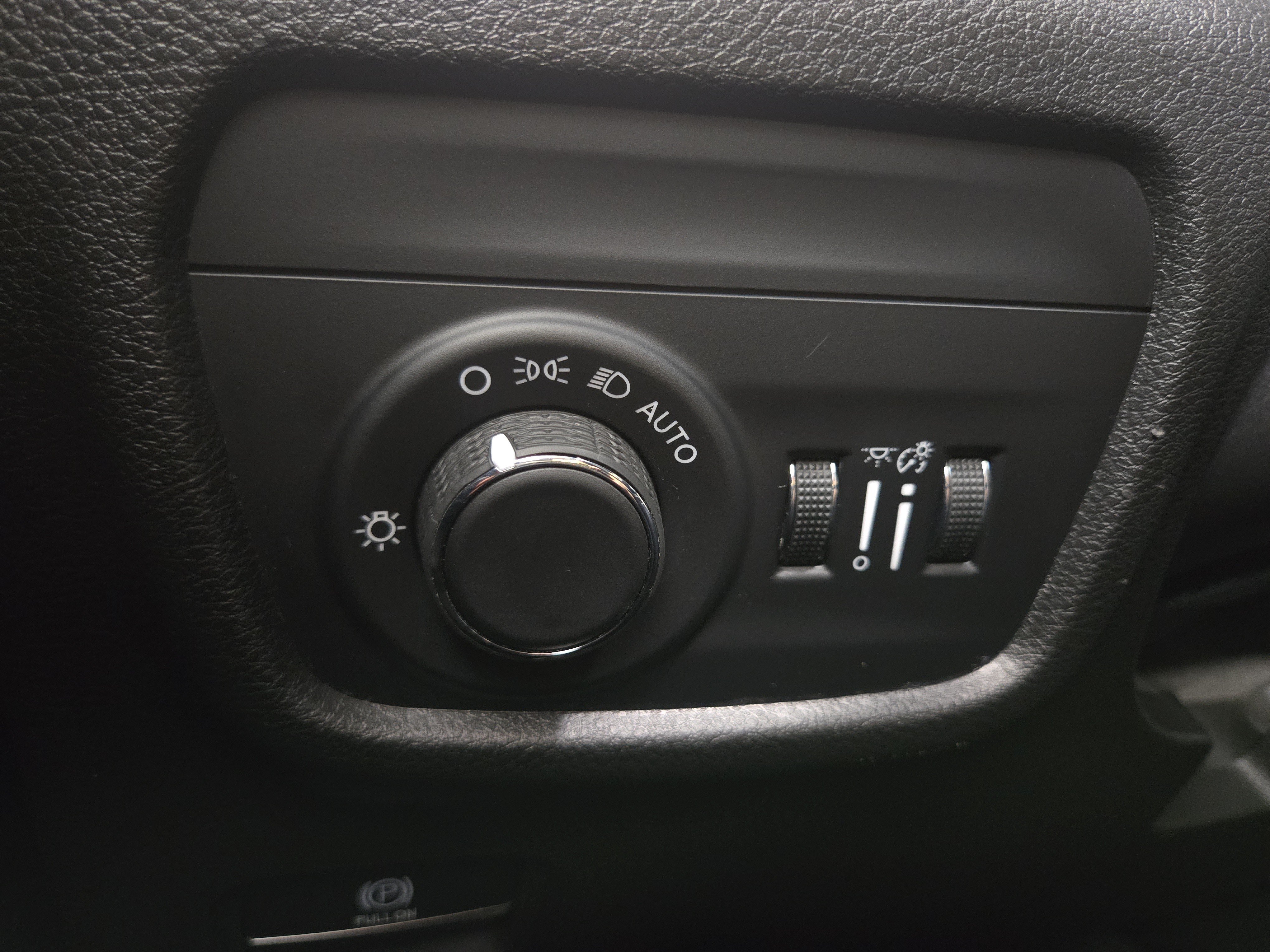 Used 2023 Jeep Grand Cherokee L Laredo AWD/4WD image 26