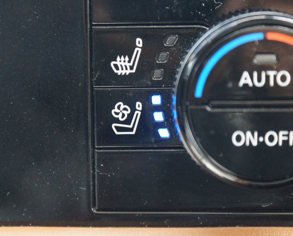 Used 2023 Nissan Pathfinder Platinum w/ Lighting Package (N93) FWD image 9