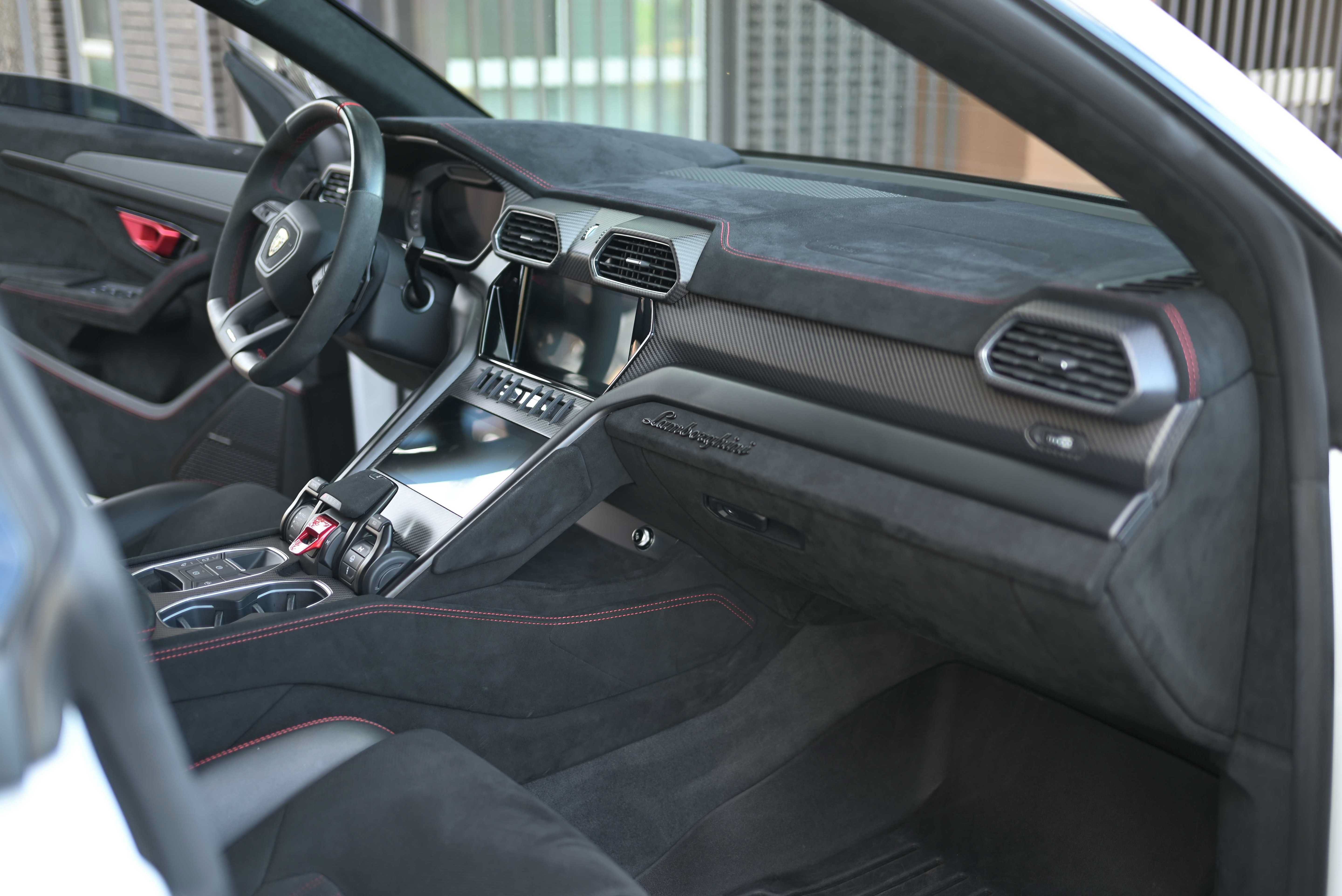 Used 2023 Lamborghini Urus Performante AWD/4WD image 14